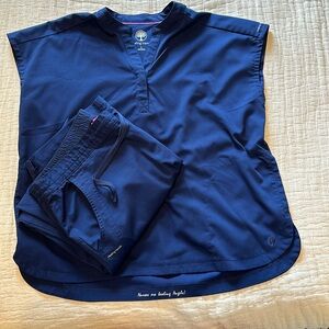 Women’s Healing Hands scrub set